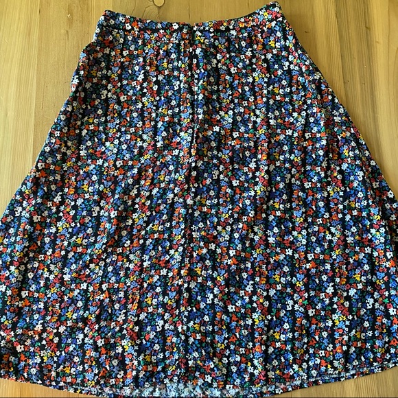 Gap • Colorful Floral Midi Skirt - Picture 4 of 7